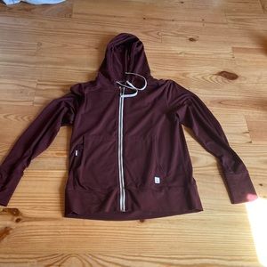 vuori zip up warn but no problems just like new
